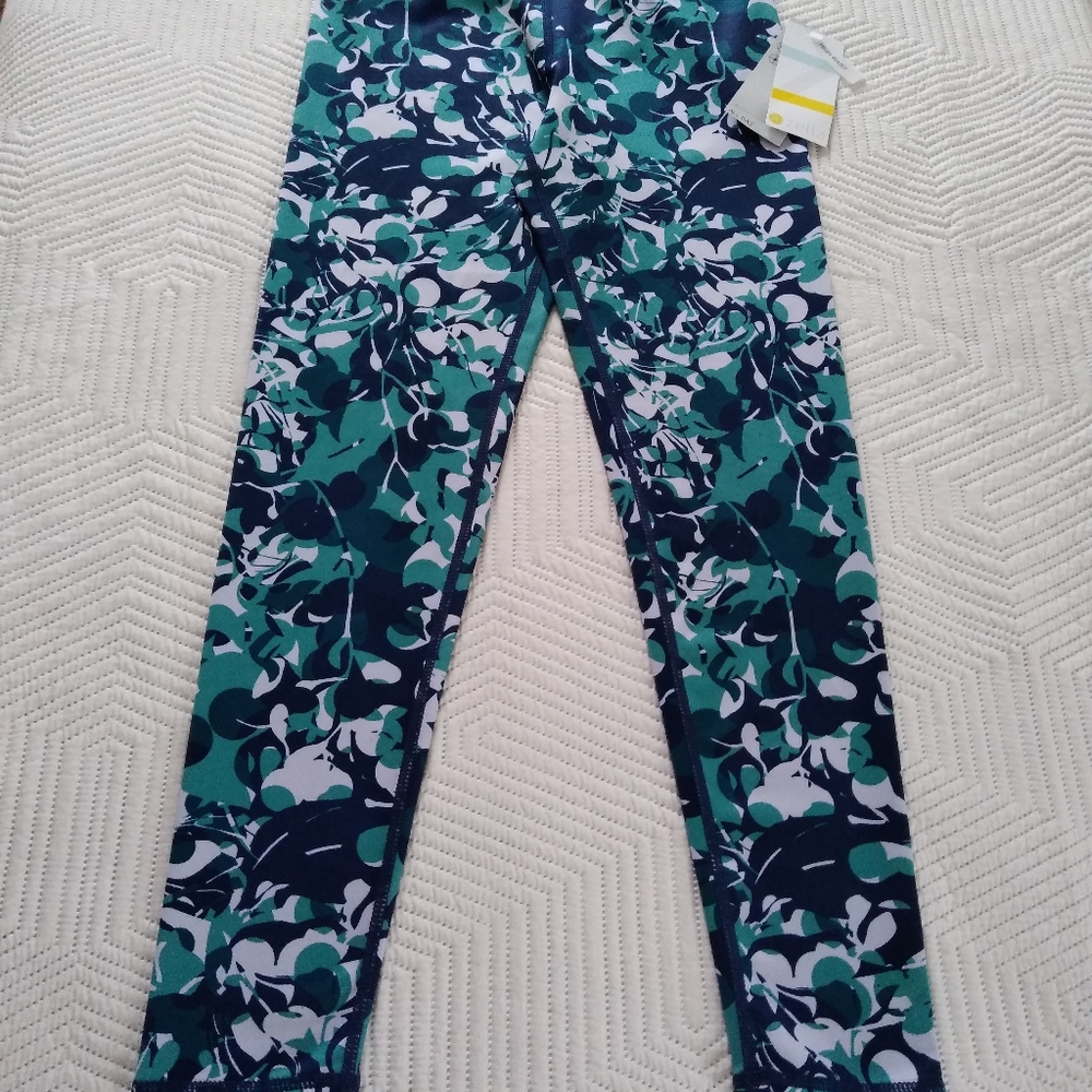 New Zella girls leggings.